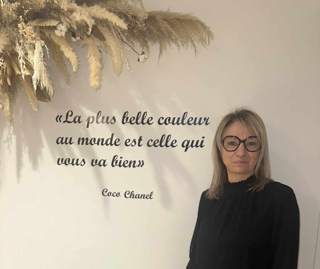 Marion, gérante de l'eden coiffure par marion à beynost salon de coiffure